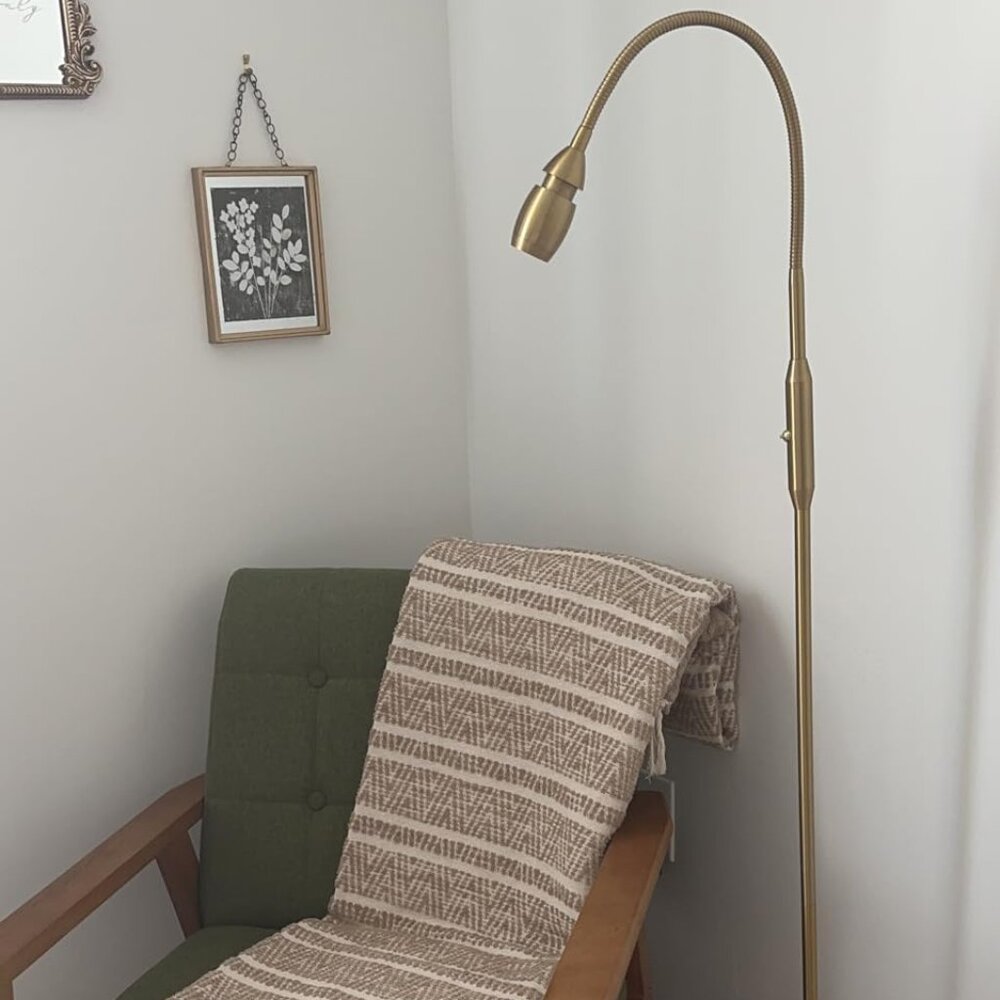 O’Bright Ray – Adjustable LED beam floor lamp, dimmable and zoomable spotlight